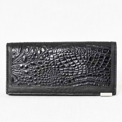 Черно дамско портмоне от естествена кожа с вътрешен монетник и отделения за карти