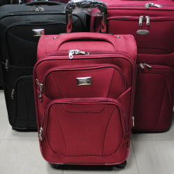 Куфар на колелца малък 55см./37см./26см. платнен червен с допълнителни джобове