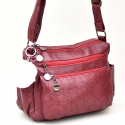 Дамска чанта за през рамо от висококачествена еко кожа, с две отделения и много джобчета, бордо + ПОДАРЪК висулка