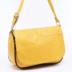 Дамска чанта от естествена кожа с дълга дръжка за през рамо, жълта
