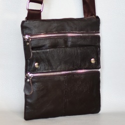 Мъжка чанта тип плик от естествена кожа мека с дълга дръжка тъмно кафява