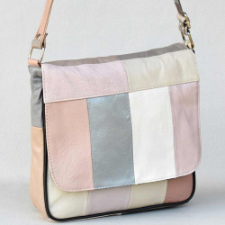 Дамска чанта от естествена кожа на парчета, с капак за през рамо, светли пастелни цветове