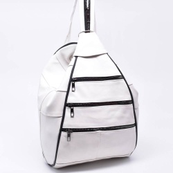 Дамска раница-чанта от естествена кожа с много външни джобчета, бяла