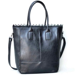 Българска дамска чанта, тип торба за носене под мишница, с дантела, черна