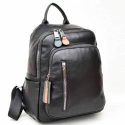 Дамска раница/чанта от еко кожа, с удобно вътрешно разпределение, класически модел, черна