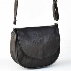 Малка дамска чанта от естествена кожа с дълга дръжка за през рамо, черна