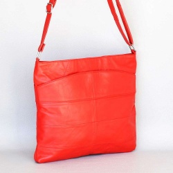 Дамска чанта от естествена кожа плик, мека, с три отделения, за през рамо червена