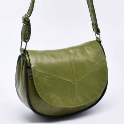 Малка дамска чанта от естествена кожа с дълга дръжка за през рамо, зелена