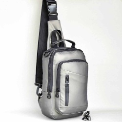 Мъжка чанта-раница от здрав непромокаем плат с USB кабел, за през гърди, гръб, ляво или дясно рамо, сива