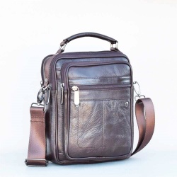 Мъжка чанта от естествена кожа  с много прегради и джобчета, кафява, височина 23 см