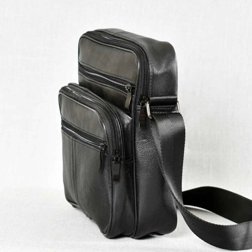  Мъжка чанта изчистен модел черна за през рамо от естествена кожа, височина 24 см
