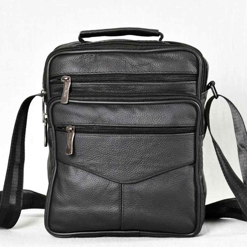 Мъжка чанта от естествена кожа с много външни джобчета, височина 24 см