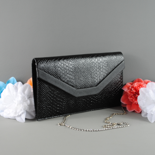 Вечерна дамска чанта тип плик с анаконда ефект черен клъч
