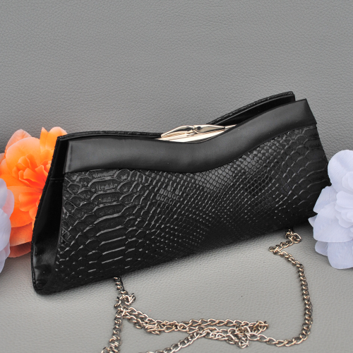 Бална дамска чанта клъч ефектен дизайн с кроко ефект черна