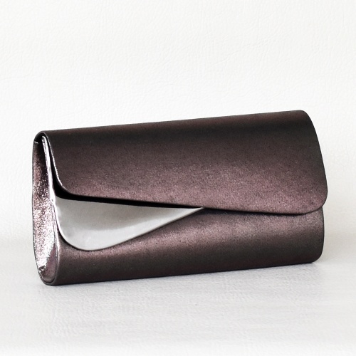 Дамска чанта клъч тип плик с капак официална с блестящ ефект цвят патладжан