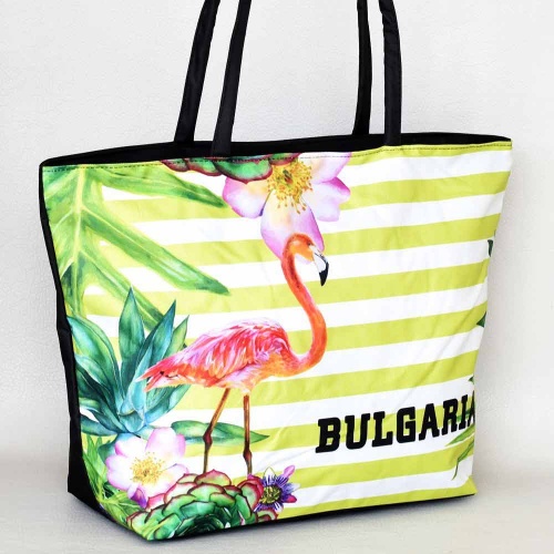 Плажна чанта евтина от непромокаем плат с цип, бели и жълти райета с фламинго