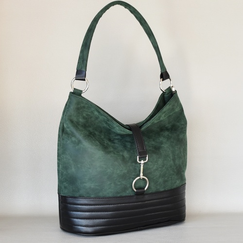 Българска дамска чанта тип торба от еко кожа всекидневна за под мишница зелена