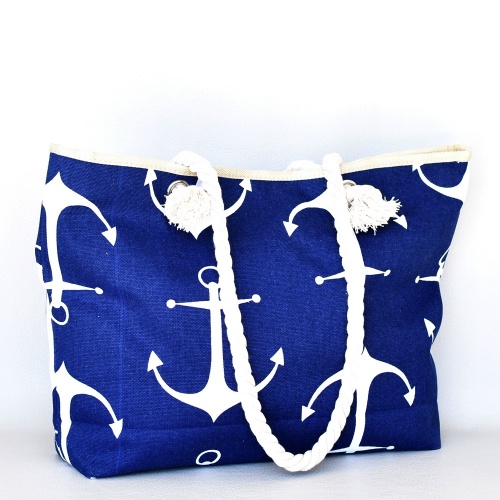 Плажна чанта от с плат дръжки от въже синя с бели котви