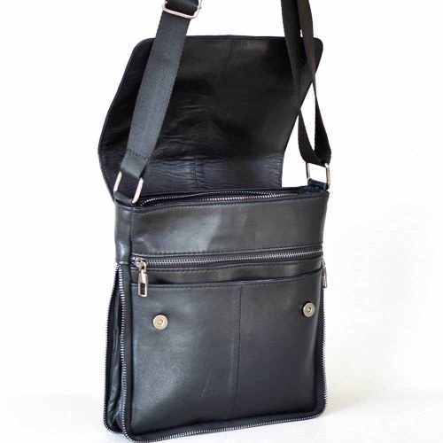 Мъжка чанта от естествена телешка кожа, тип плик с капак и разширителен цип, височина 24 см, черна