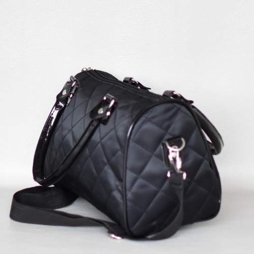 Евтина дамска чанта тип куфарче текстилна с къси и дълга дръжка черна