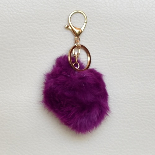 Висулка пухче за чанта, ключодържател от естествен косъм лилаво
