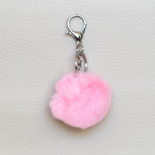 Висулка пухче за чанта, ключодържател естествен косъм светло розово