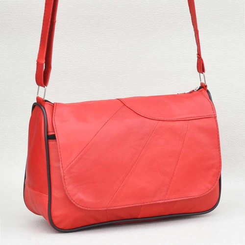 Дамска чанта от естествена кожа с дълга дръжка за през рамо, червена