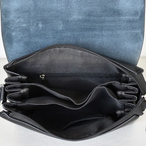 Мъжка чанта от естествена кожа изчистен модел за през рамо 34 см