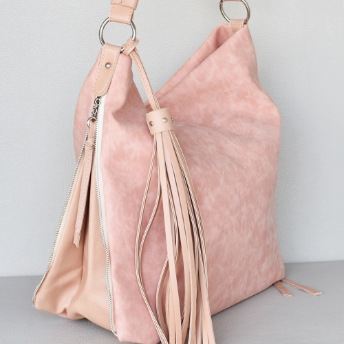 Българска дамска чанта пудра с ефект състарена кожа тип торба