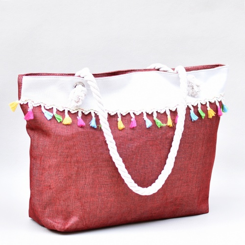 Плажна чанта голяма с цип текстилна декорирана с шарени пискюлчета червена