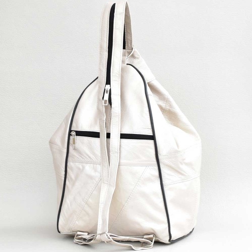 Дамска раница-чанта от естествена кожа с външни джобчета, перла