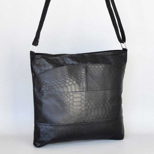 Дамска чанта от естествена кожа плик, мека, с три отделения, за през рамо черна