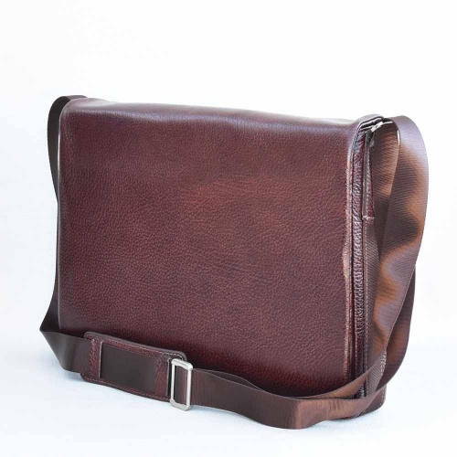 Спортно-елегантна бизнес чанта от телешка кожа за лаптоп до 15,6" и документи