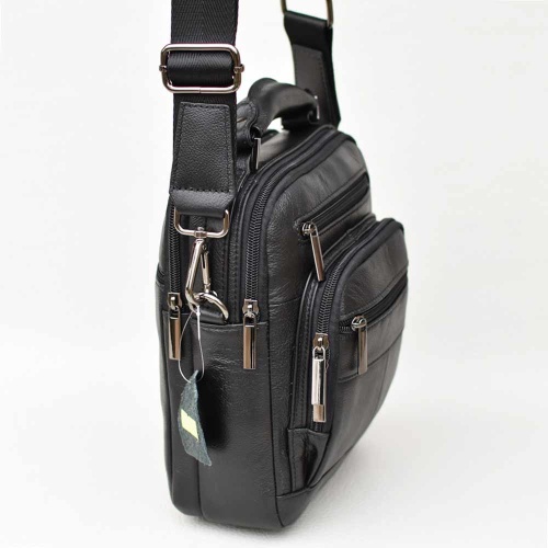 Мъжка чанта от естествена телешка  кожа с много джобчета, височина 22 см, черна