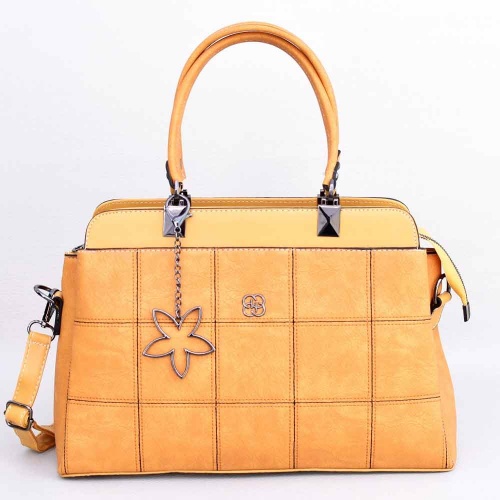 Дамска чанта, твърда, с три отделния за носене в ръка или на рамо, жълта