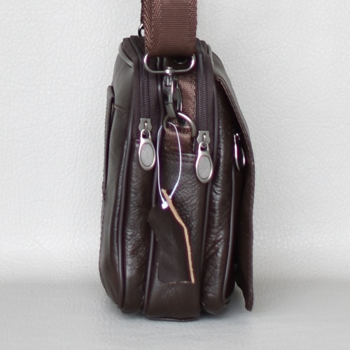 Кафява мъжка чанта от естествена кожа за колан, в ръка и през рамо с капак