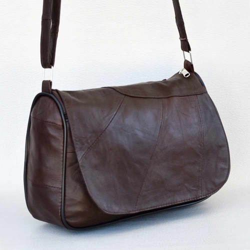 Дамска чанта от естествена кожа с дълга дръжка за през рамо, тъмно кафява
