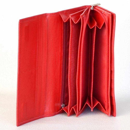 Дамско портмоне от естествена кожа с много отделения за карти, магтинто закопчаване, червено