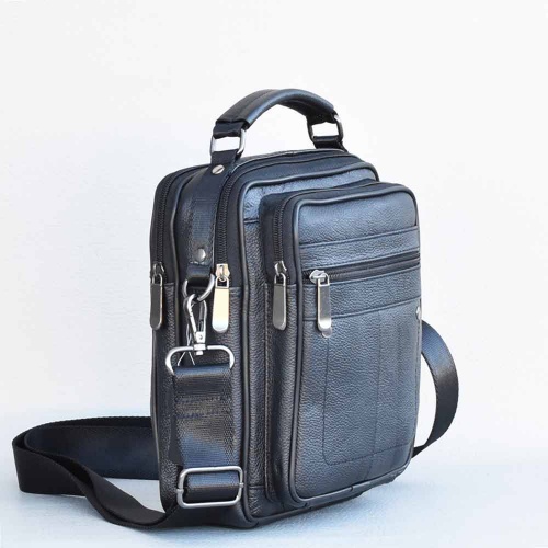 Мъжка чанта от естествена кожа  с много прегради и джобчета, черна, височина 23 см