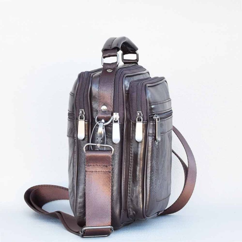 Мъжка чанта от естествена кожа  с много прегради и джобчета, кафява, височина 23 см