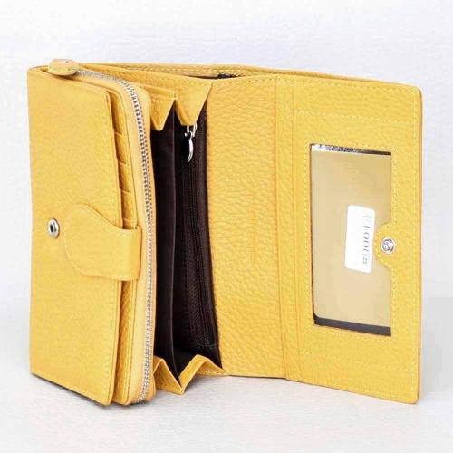 Дамско портмоне от естествена кожа с много отделения за карти и документи, външен и вътрешен монетник, жълто
