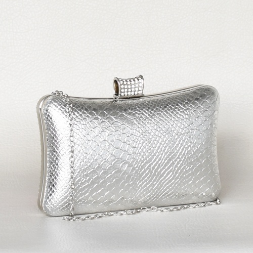 Дамска чанта клъч твърда стилен дизайн официална кроко ефект сребърна