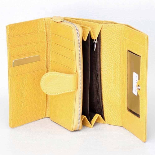 Дамско портмоне от естествена кожа с много отделения за карти и документи, външен и вътрешен монетник, жълто